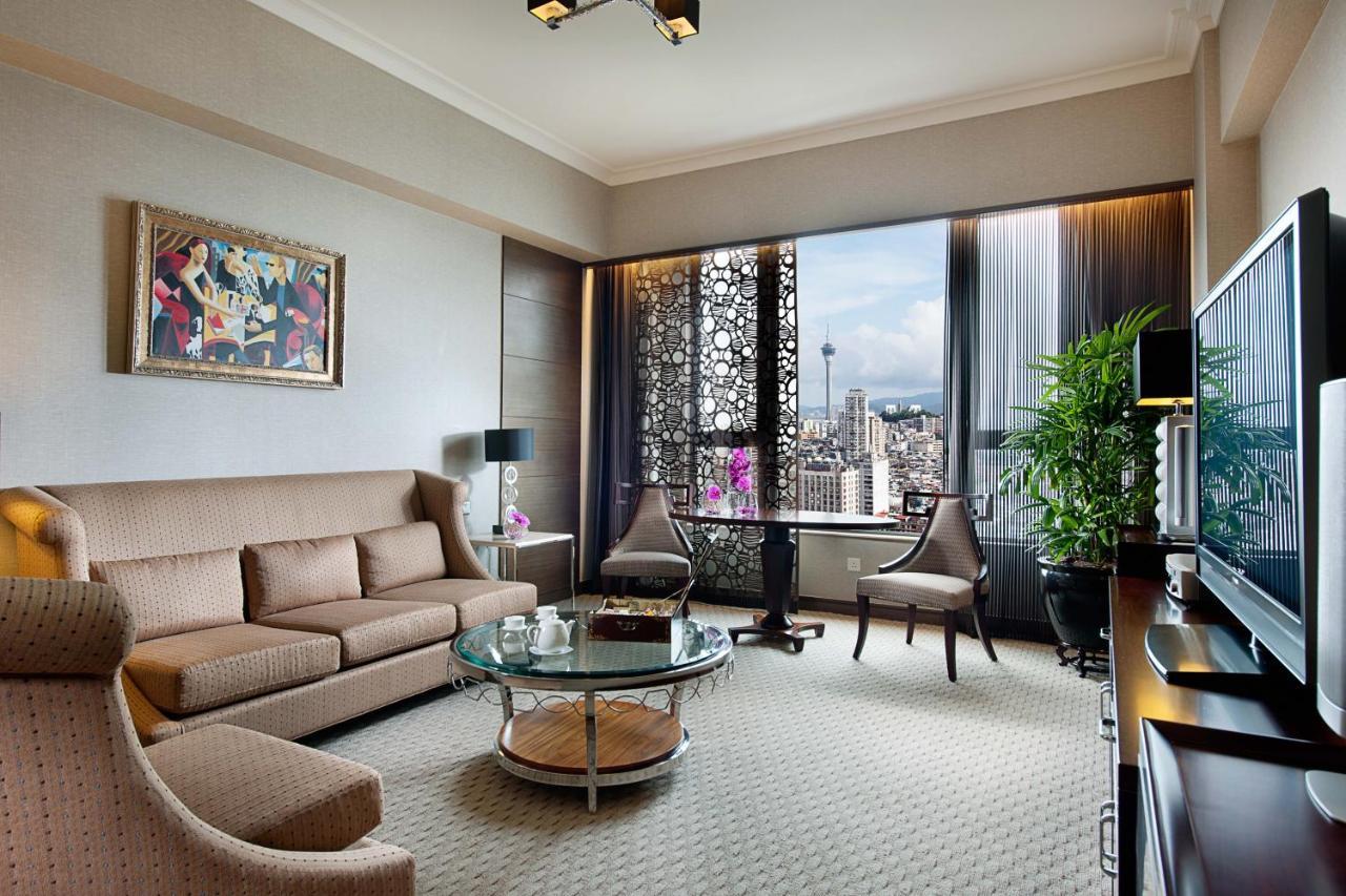 فندق سوفيتيل ماكاو آت بونتي 16 المظهر الخارجي الصورة A living room in a suite at the Shangri-La Hotel, Kuala Lumpur