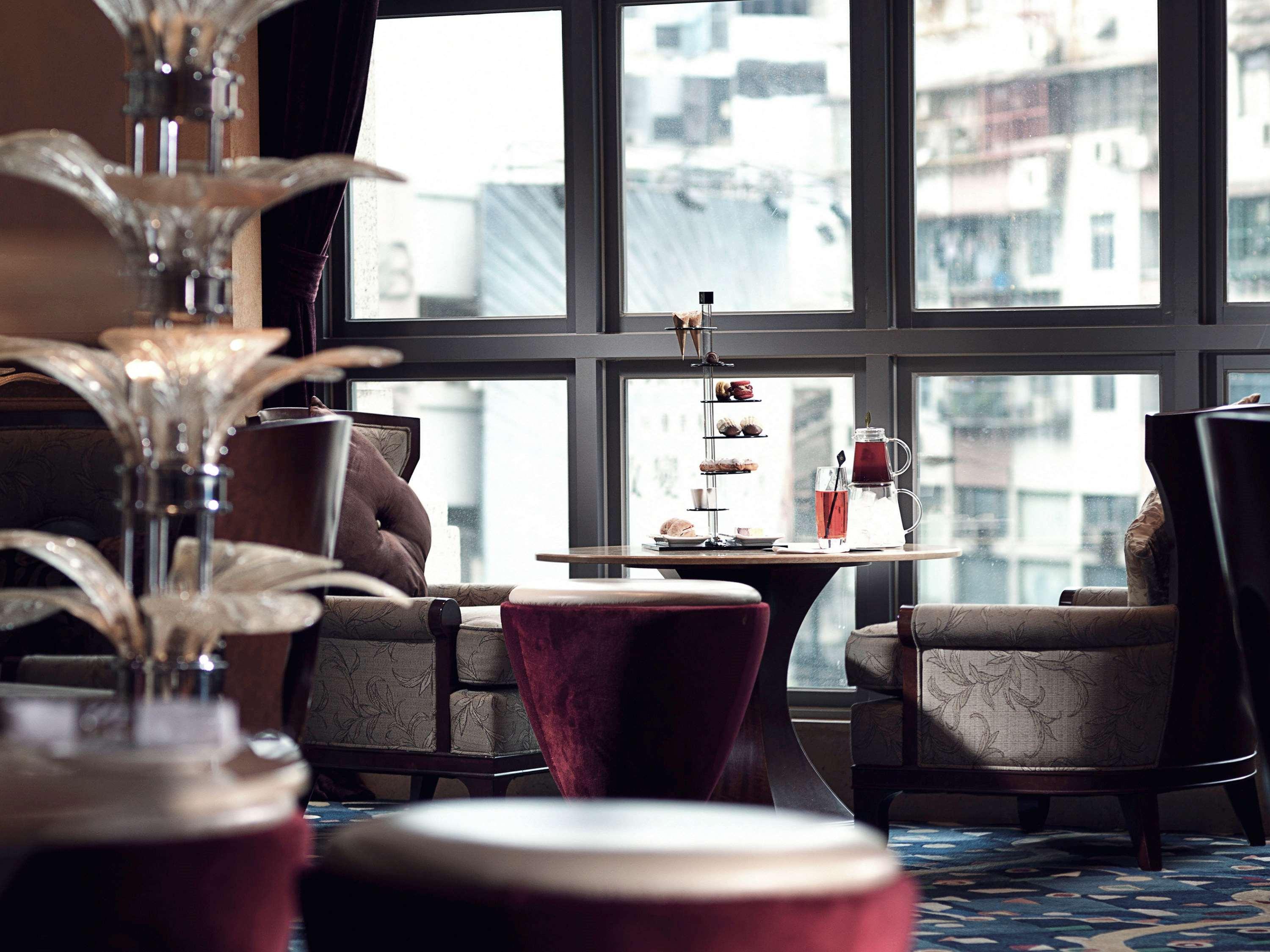 فندق سوفيتيل ماكاو آت بونتي 16 المظهر الخارجي الصورة The Club Lounge at the Hong Kong International Convention and Exhibition Centre