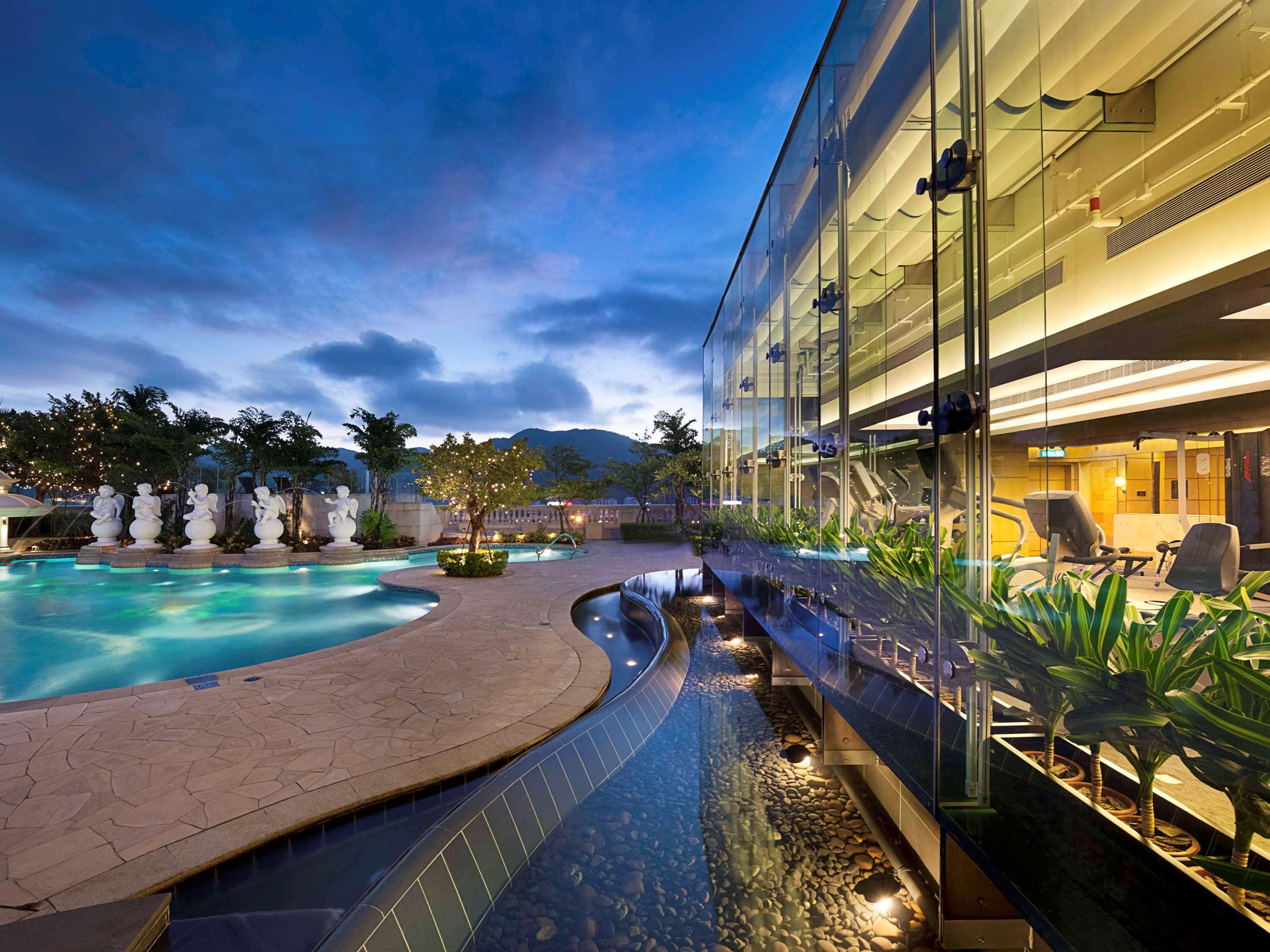 فندق سوفيتيل ماكاو آت بونتي 16 المظهر الخارجي الصورة The swimming pool at the hotel