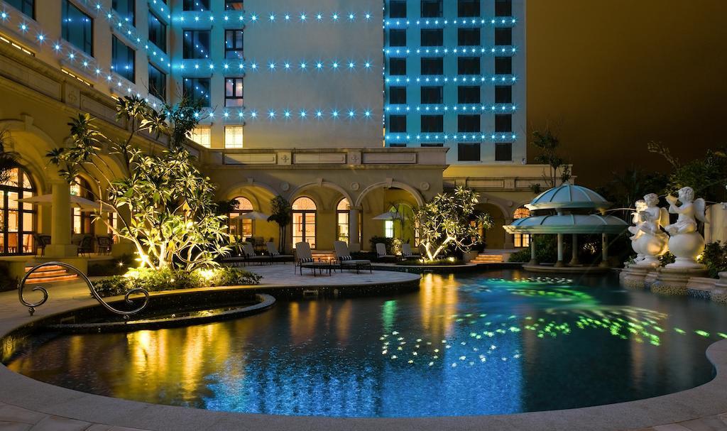 فندق سوفيتيل ماكاو آت بونتي 16 المظهر الخارجي الصورة The pool at the hotel