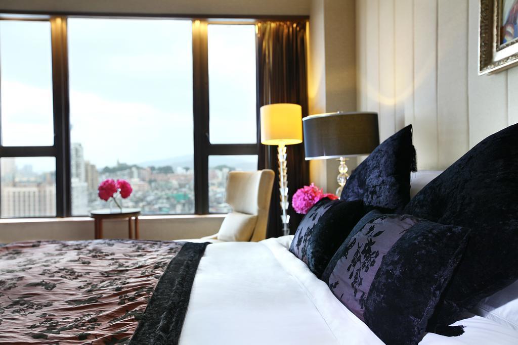 فندق سوفيتيل ماكاو آت بونتي 16 المظهر الخارجي الصورة A bedroom at the hotel