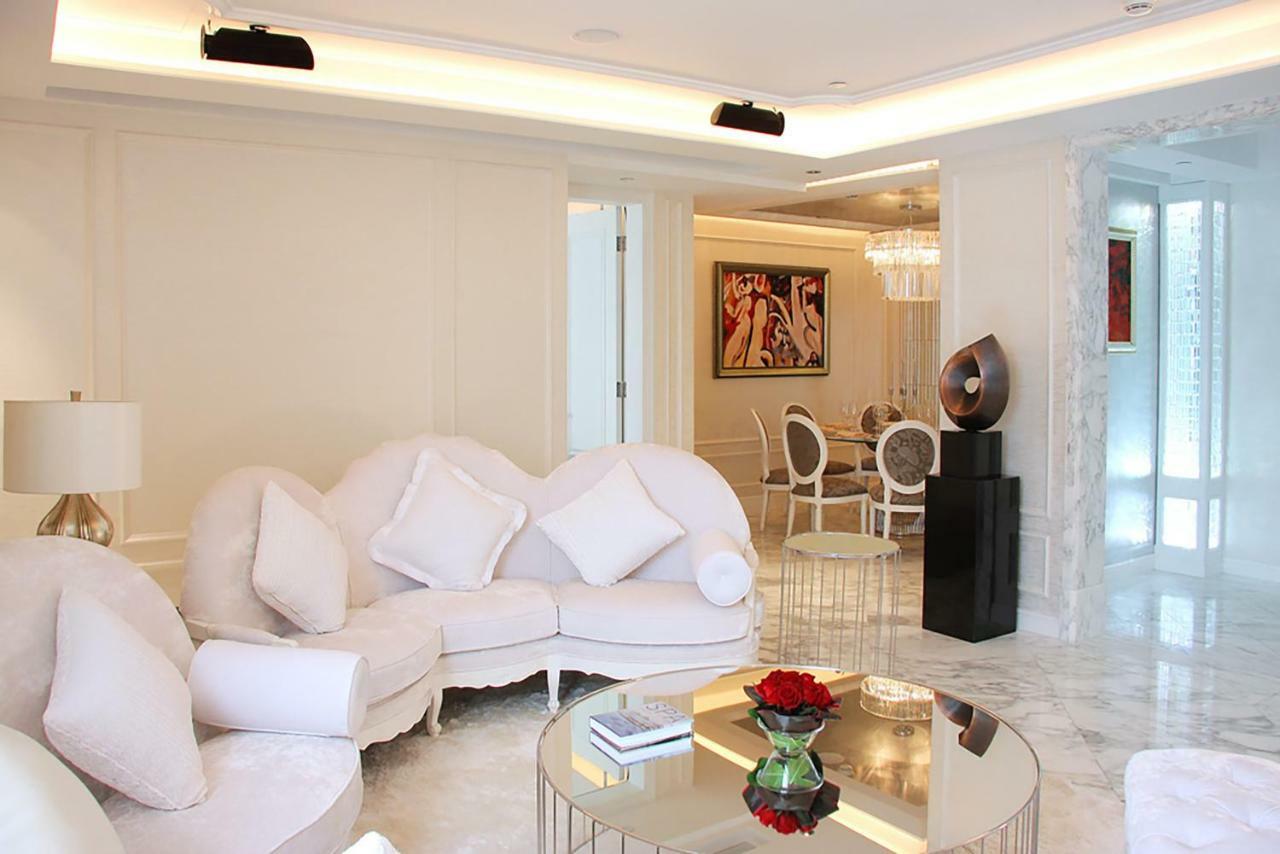 فندق سوفيتيل ماكاو آت بونتي 16 المظهر الخارجي الصورة A living room in a luxury apartment