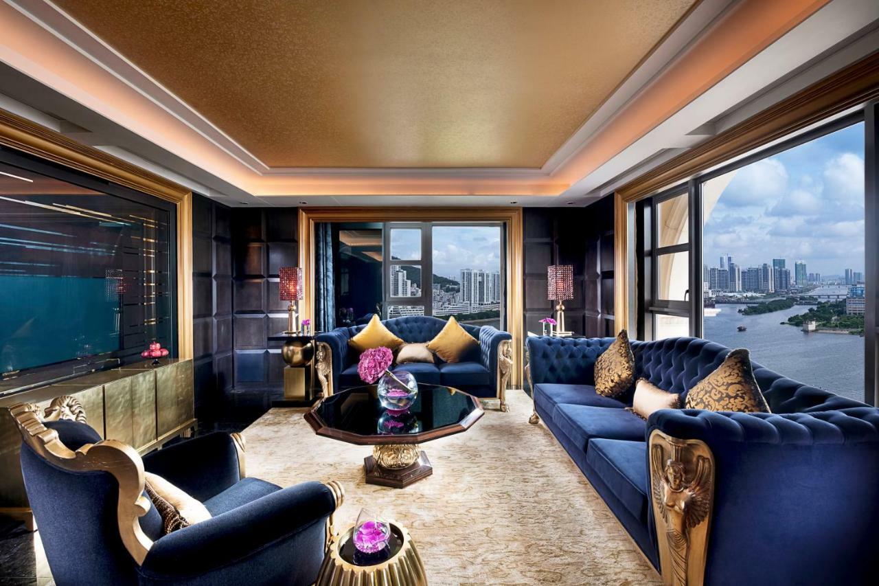 فندق سوفيتيل ماكاو آت بونتي 16 المظهر الخارجي الصورة The living room of a Presidential Suite
